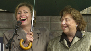 Illustration for article titled Moving Photos Chronicle Dorothy Rodham's Travels With Hillary